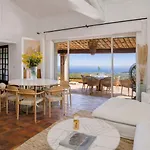 Le Repaire Villa *