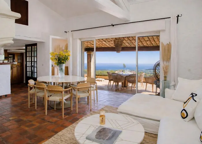 Le Repaire Villa *